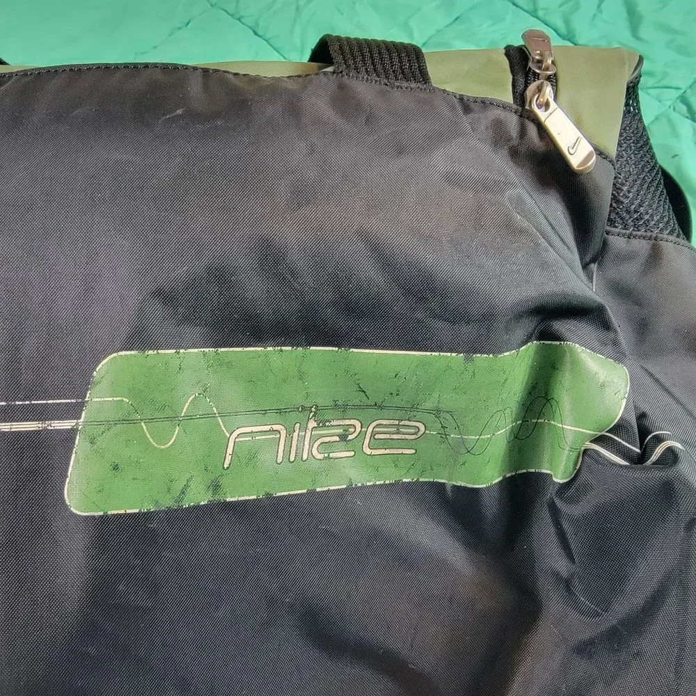 Vintage Nike Unisex Adults Green Black Duffel Bag Gym Work Casual Travel